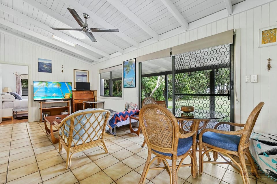 White Patch On The Water! House in Brisbane