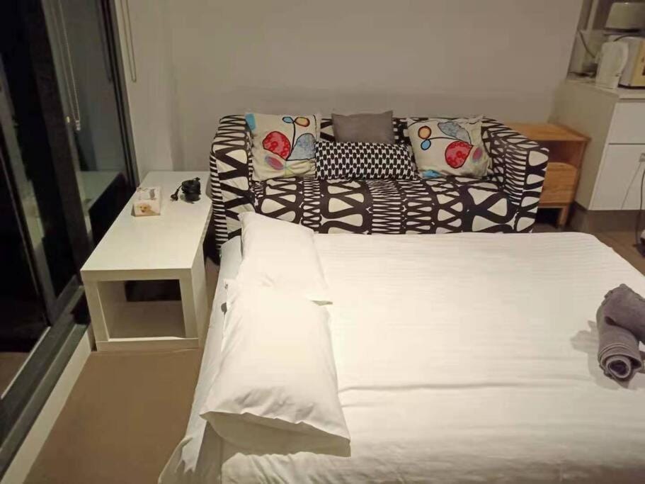 L39 1Min to SouthernCross,free Gym, Pool, sunna,Tram ,Sauna Apartment in Melbourne