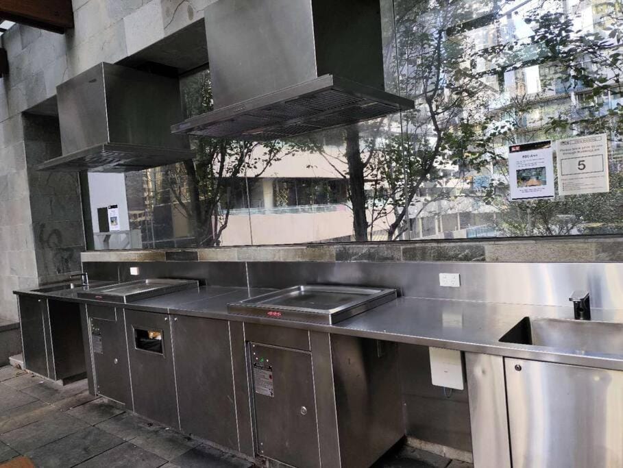 L6,1Min to SouthernCross, Free Tram,Pool,Gym Apartment in Melbourne