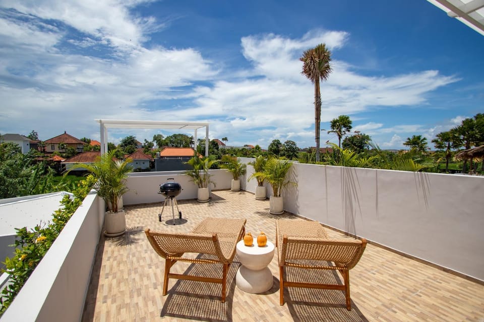 View (from property/room), Balcony/Terrace, sunbed