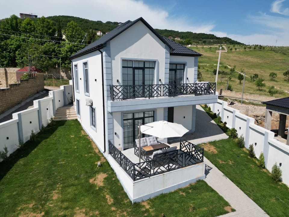 Property building, View (from property/room), Balcony/Terrace
