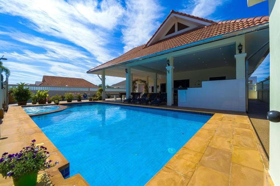 Private 3 Bedroom Pool Villa PV7 Villa in Hua Hin District