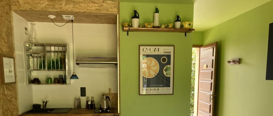 Coffee/tea facilities, Kitchen or kitchenette