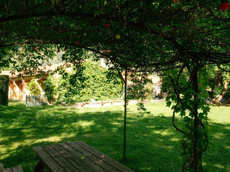 Garden, TV and multimedia, View (from property/room), Garden view, Garden view, Inner courtyard view