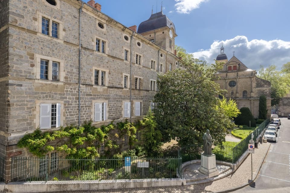 Neighbourhood, Garden, Garden view, Landmark view