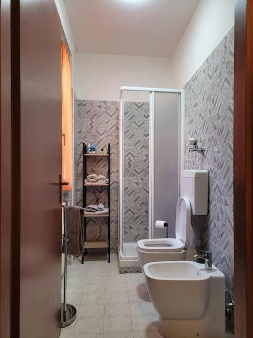 Shower, Toilet, Bathroom, bidet