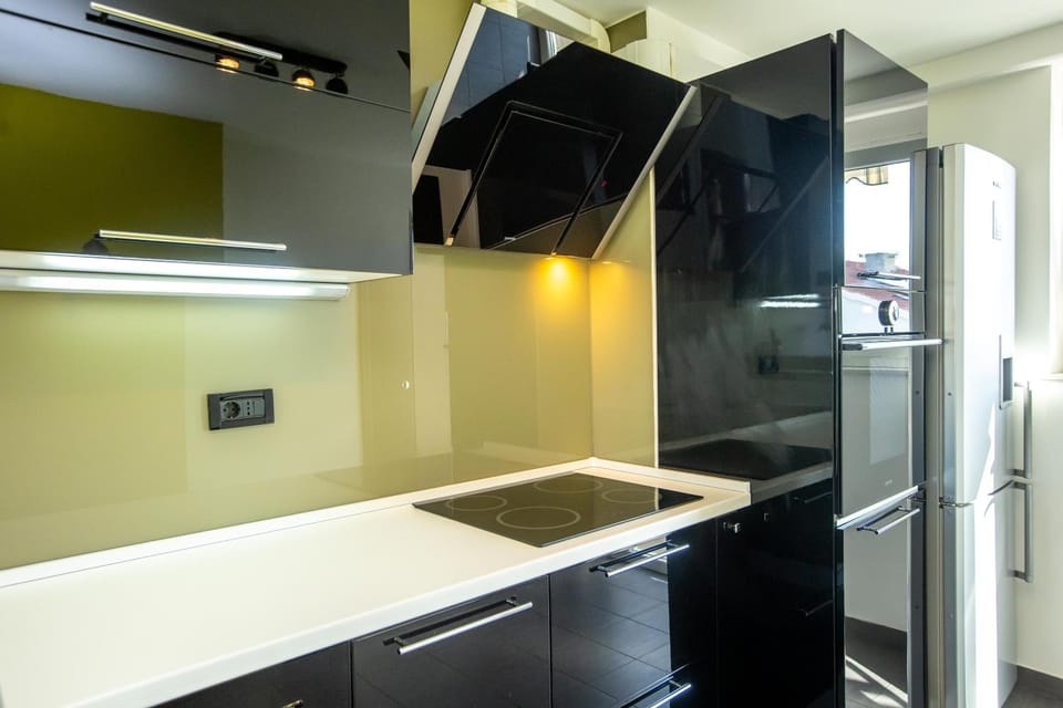 Kitchen or kitchenette, oven, stove