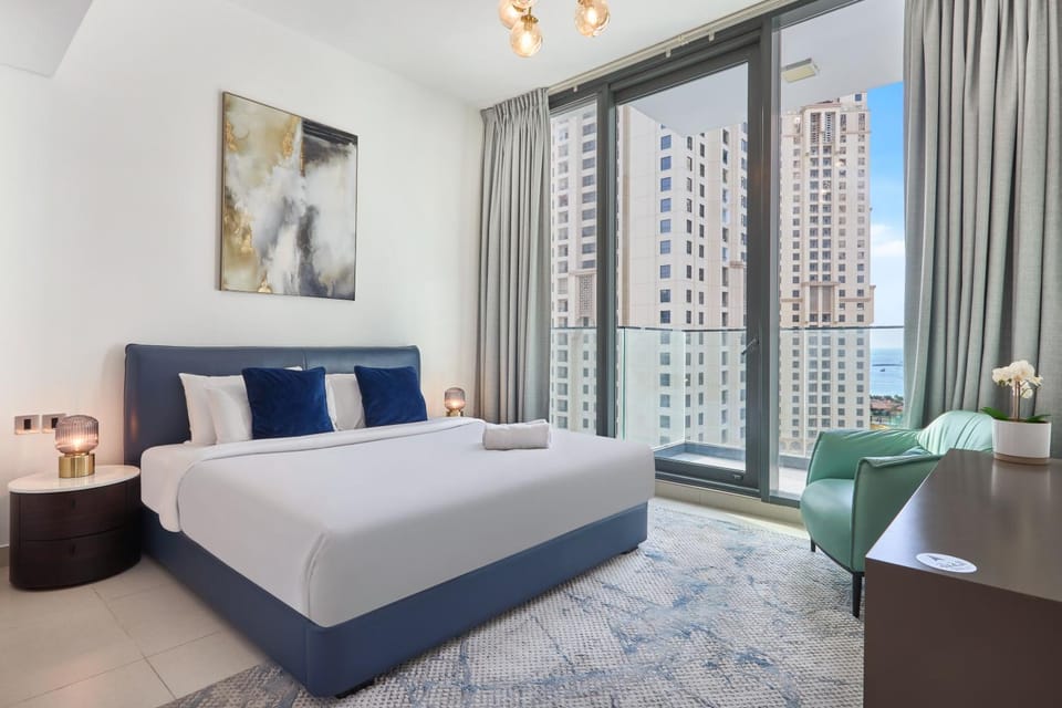 Luxury Living in Marina Liv Residence 2BR Apartment in Dubai