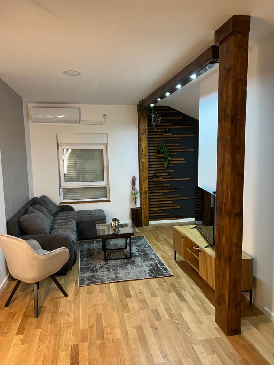 TV and multimedia, Living room, Seating area