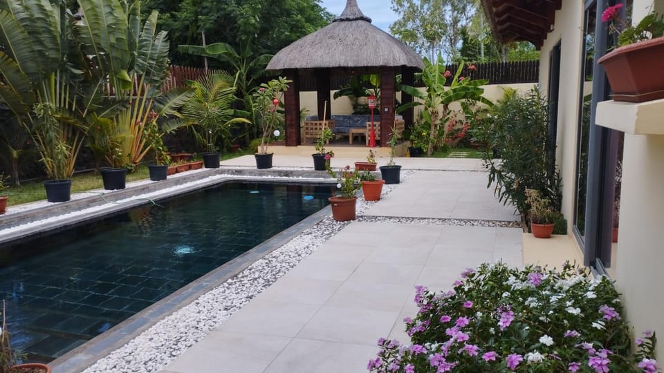 VILLA LE DAUPHIN DU LAGON BLEU - PEREYBERE - GRAND BAIE Bed and Breakfast in Grand Baie