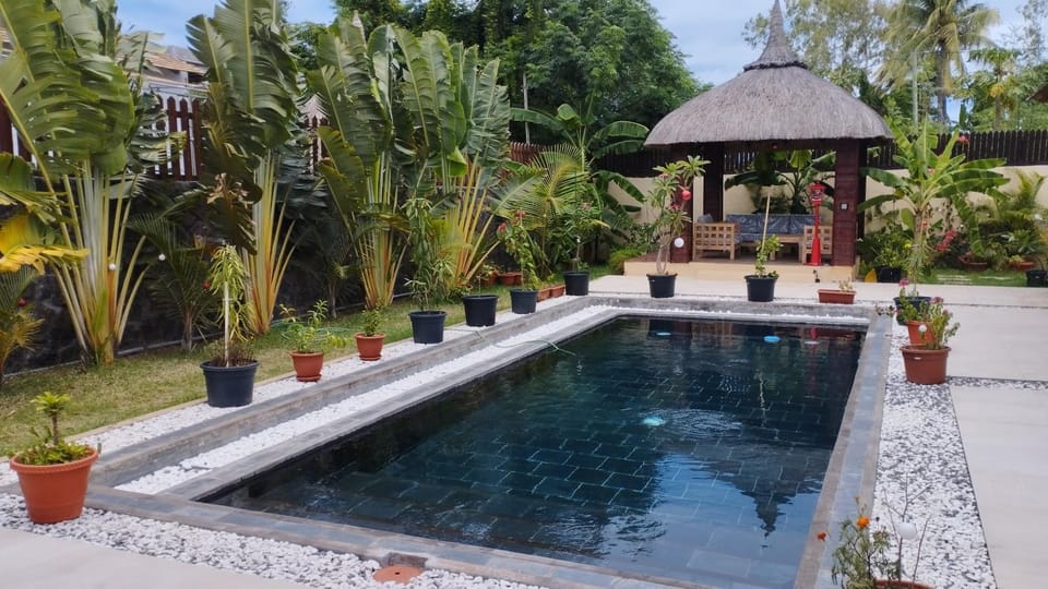 VILLA LE DAUPHIN DU LAGON BLEU - PEREYBERE - GRAND BAIE Bed and Breakfast in Grand Baie