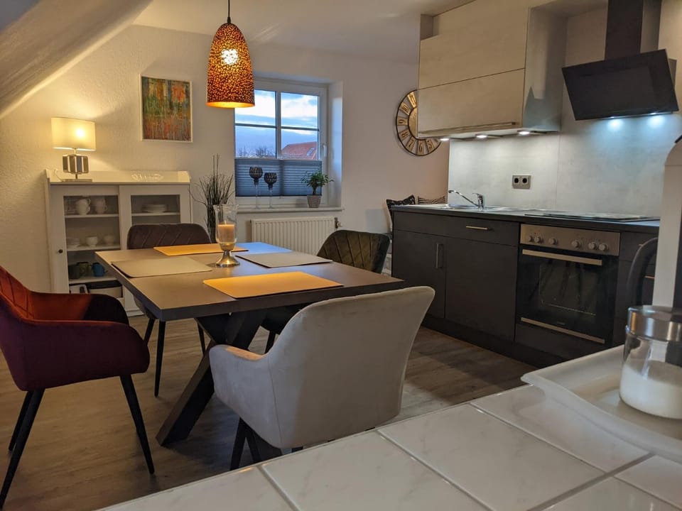 Property building, Kitchen or kitchenette, Living room