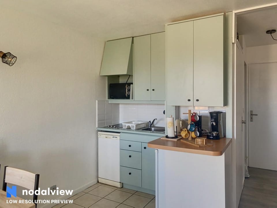Kitchen or kitchenette
