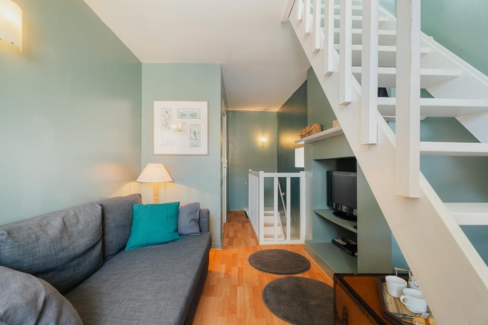 Property building, Living room