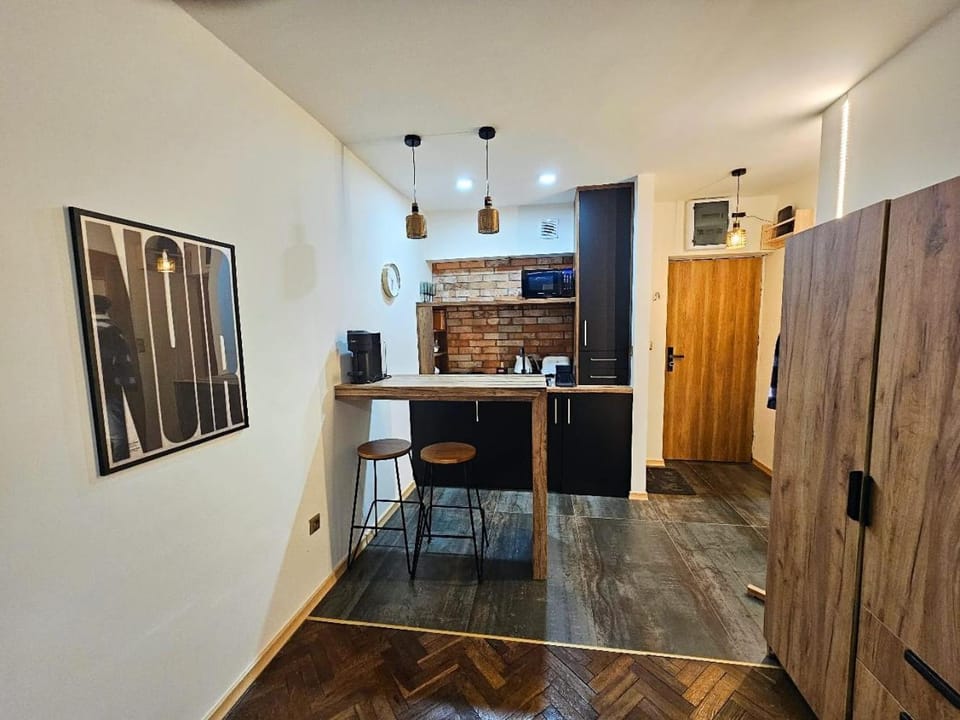 Kitchen or kitchenette, Dining area, minibar, oven, pet friendly, stove