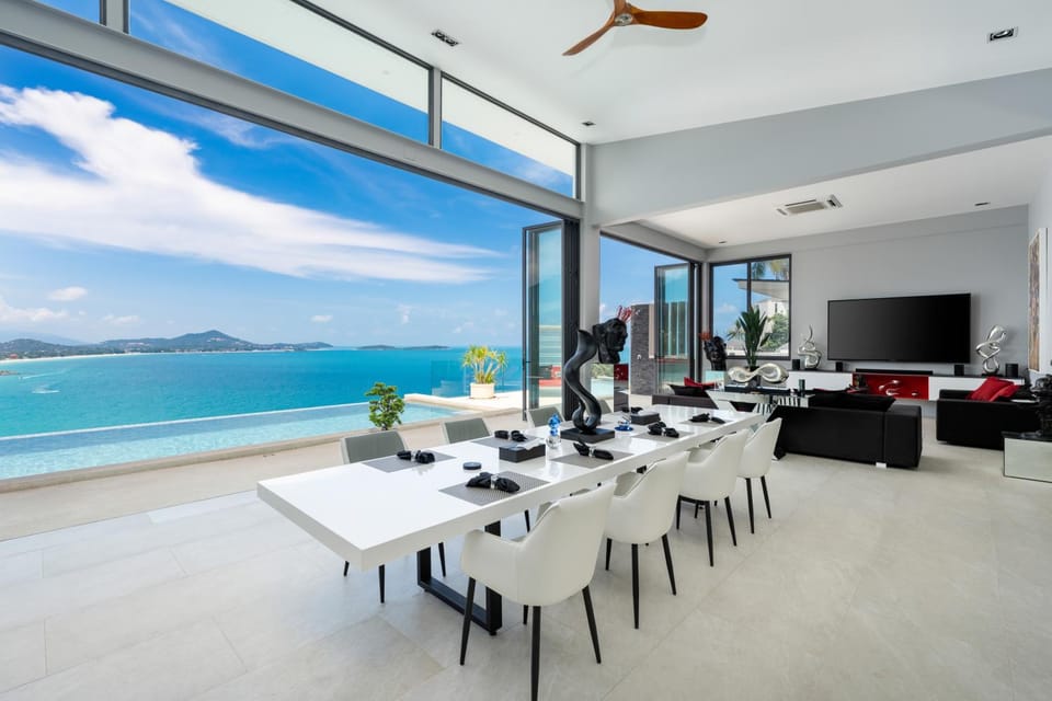 Day, Natural landscape, Living room, Seating area, Dining area, Mountain view, Sea view