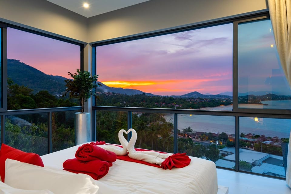 Bed, Natural landscape, View (from property/room), Photo of the whole room, Bedroom, Mountain view, Sunset, towels