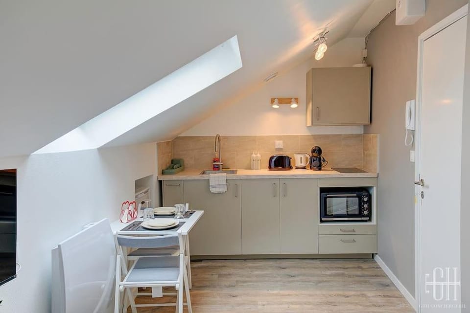 Kitchen or kitchenette, stove