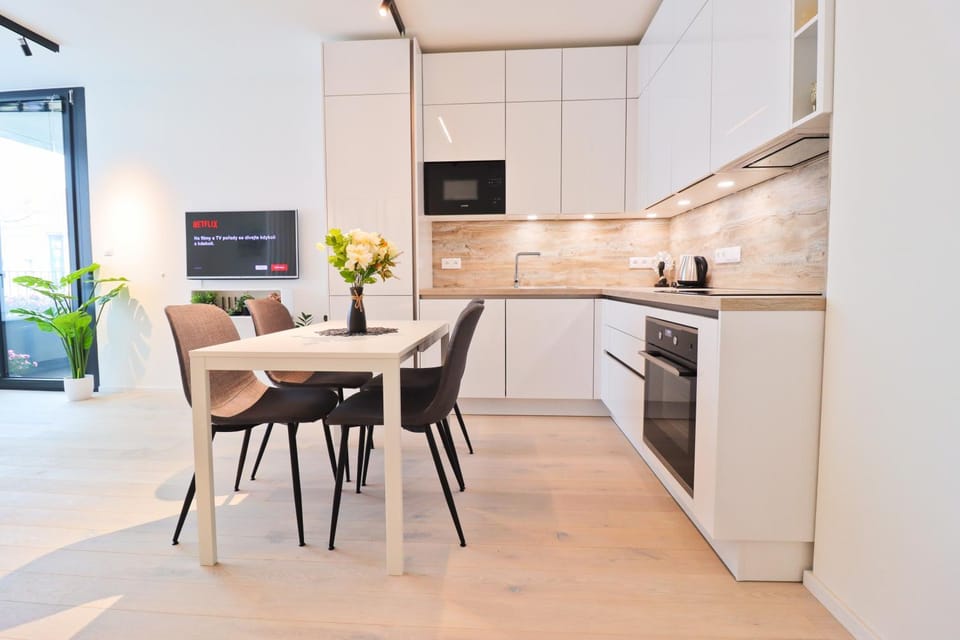 TV and multimedia, Kitchen or kitchenette, Dining area, minibar, pet friendly, stove