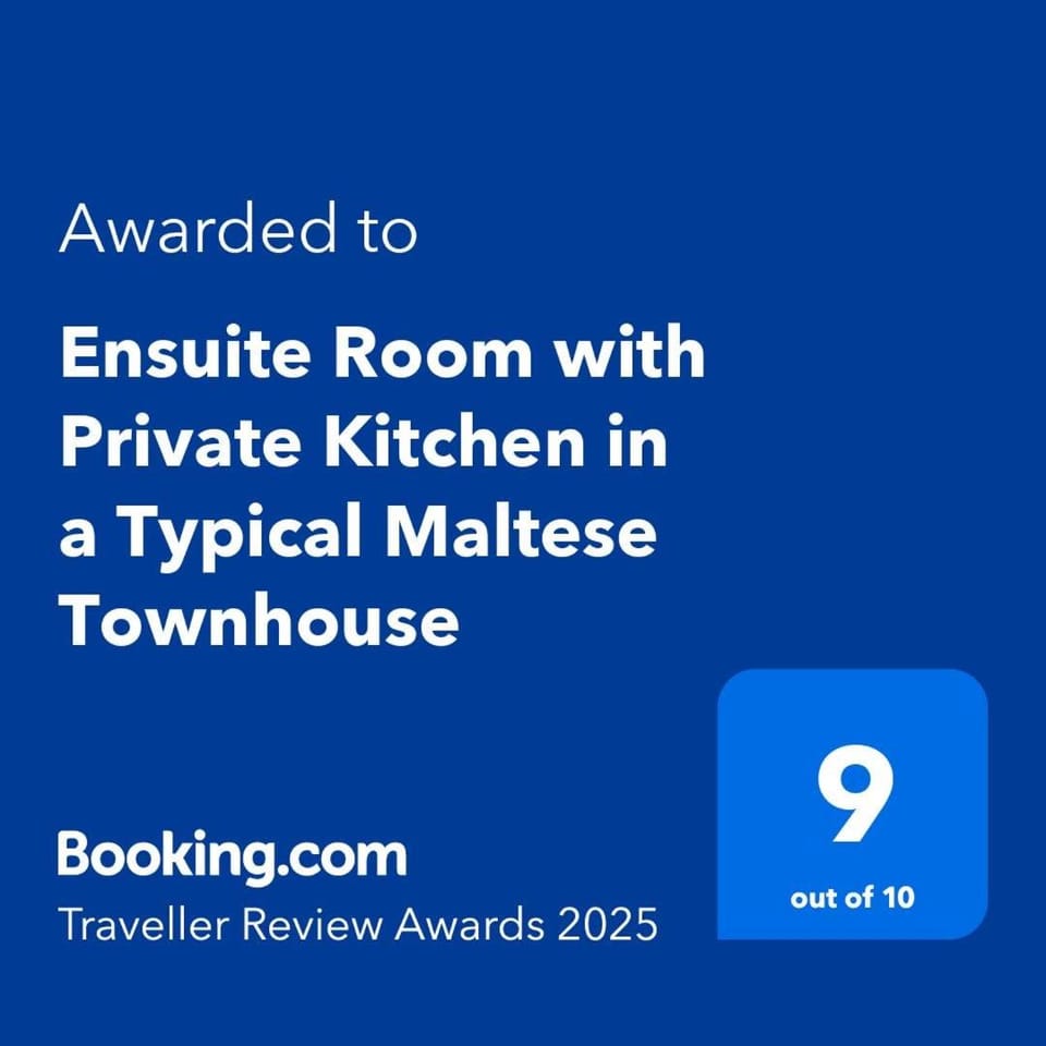 Ensuite Room with Private Kitchen in a Typical Maltese Townhouse Vacation rental in Sliema