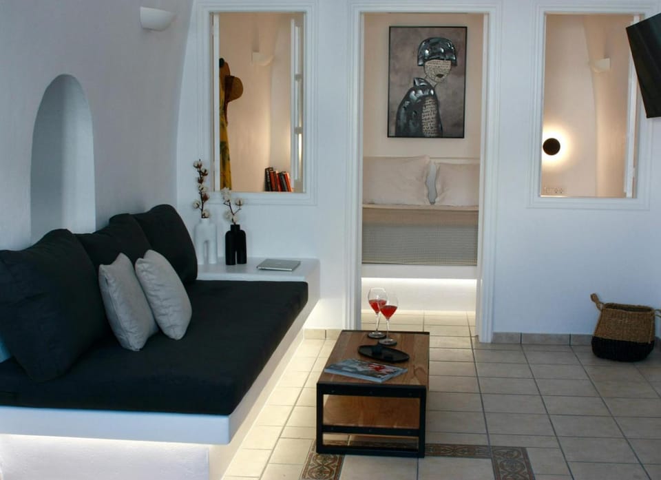 The Lava Villa by A Terre Cave Villas Villa in Thera