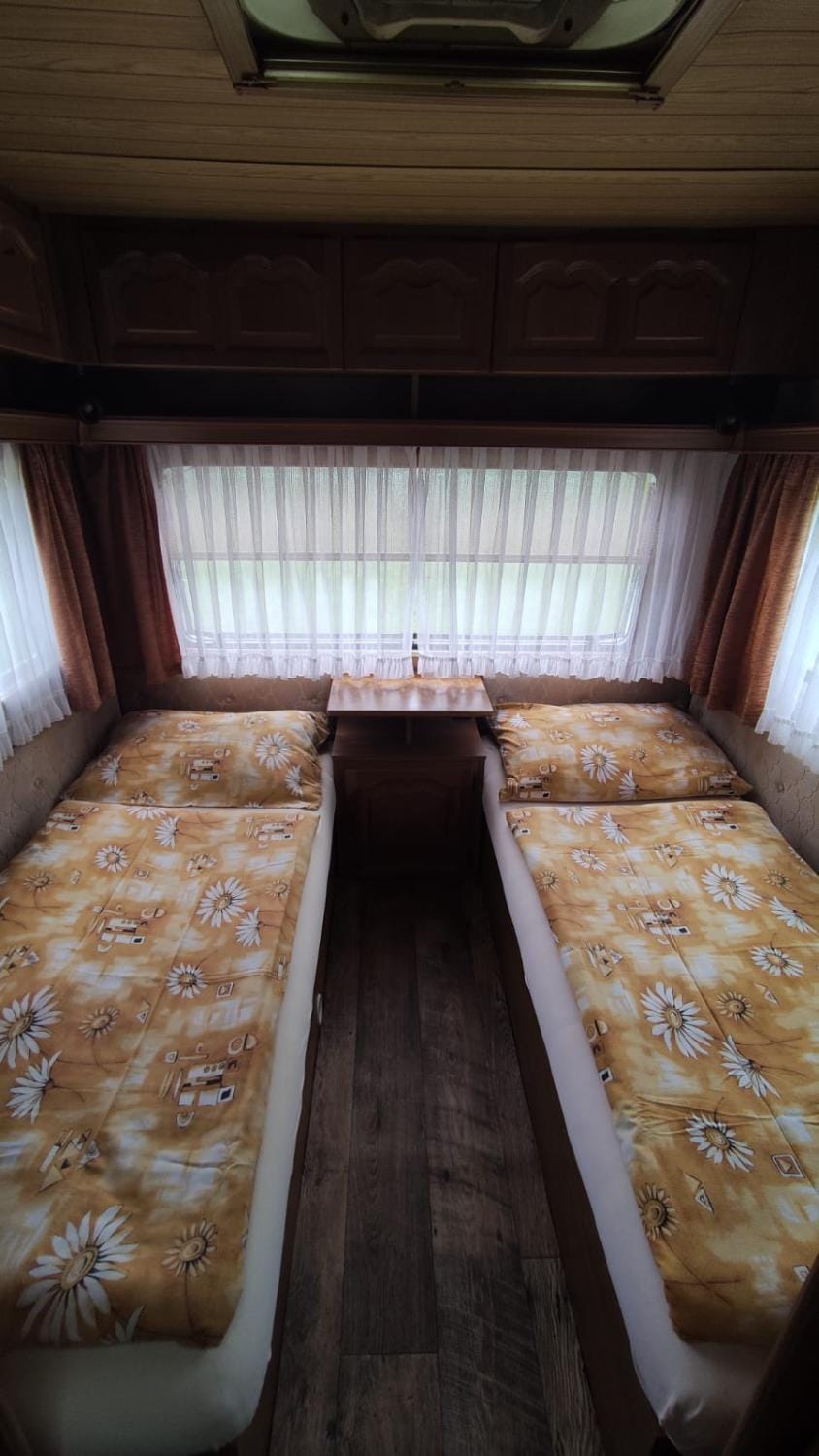 Zážitkový pobyt v karavanu u Slezské Harty Luxury tent in Czechia