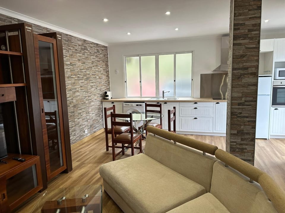 Kitchen or kitchenette, Living room, Seating area
