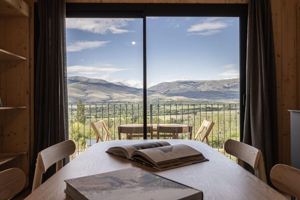 Natural landscape, Dining area, Mountain view