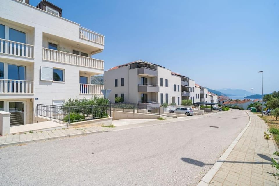Apartment MarLo with nice views on the Adriatic! Apartment in Dubrovnik