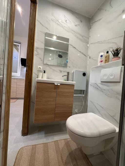 Appartement lumineux et clim Apartment in Avenue du Carnier