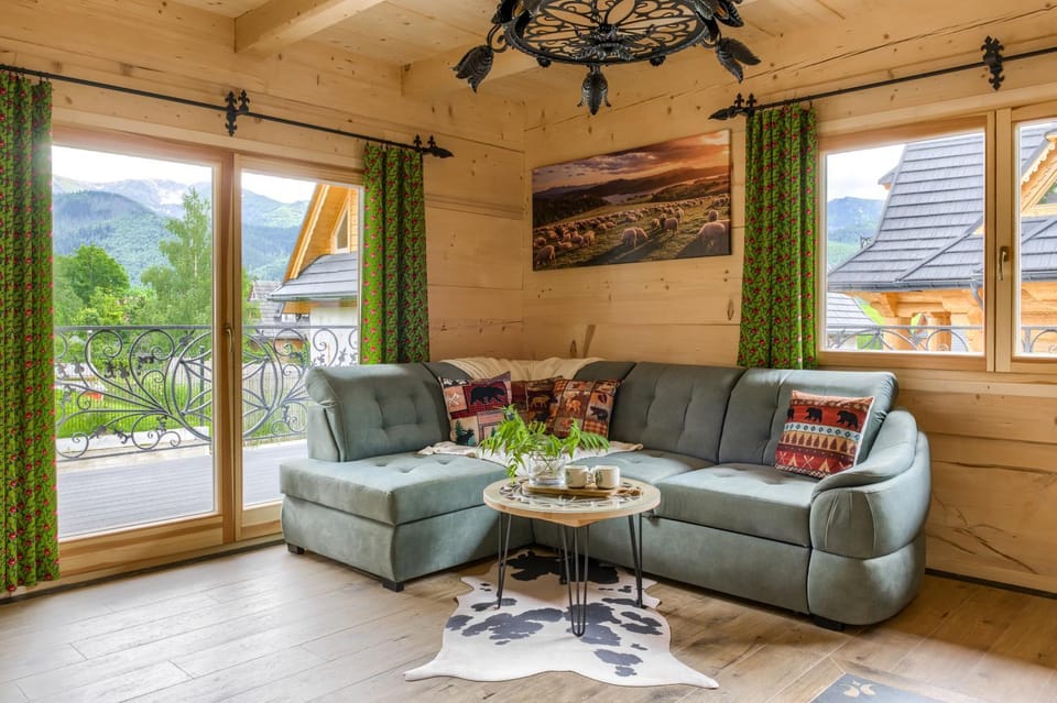 Living room, Seating area, Mountain view