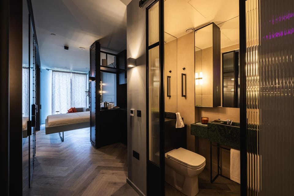 Bathroom, Photo of the whole room, Bedroom