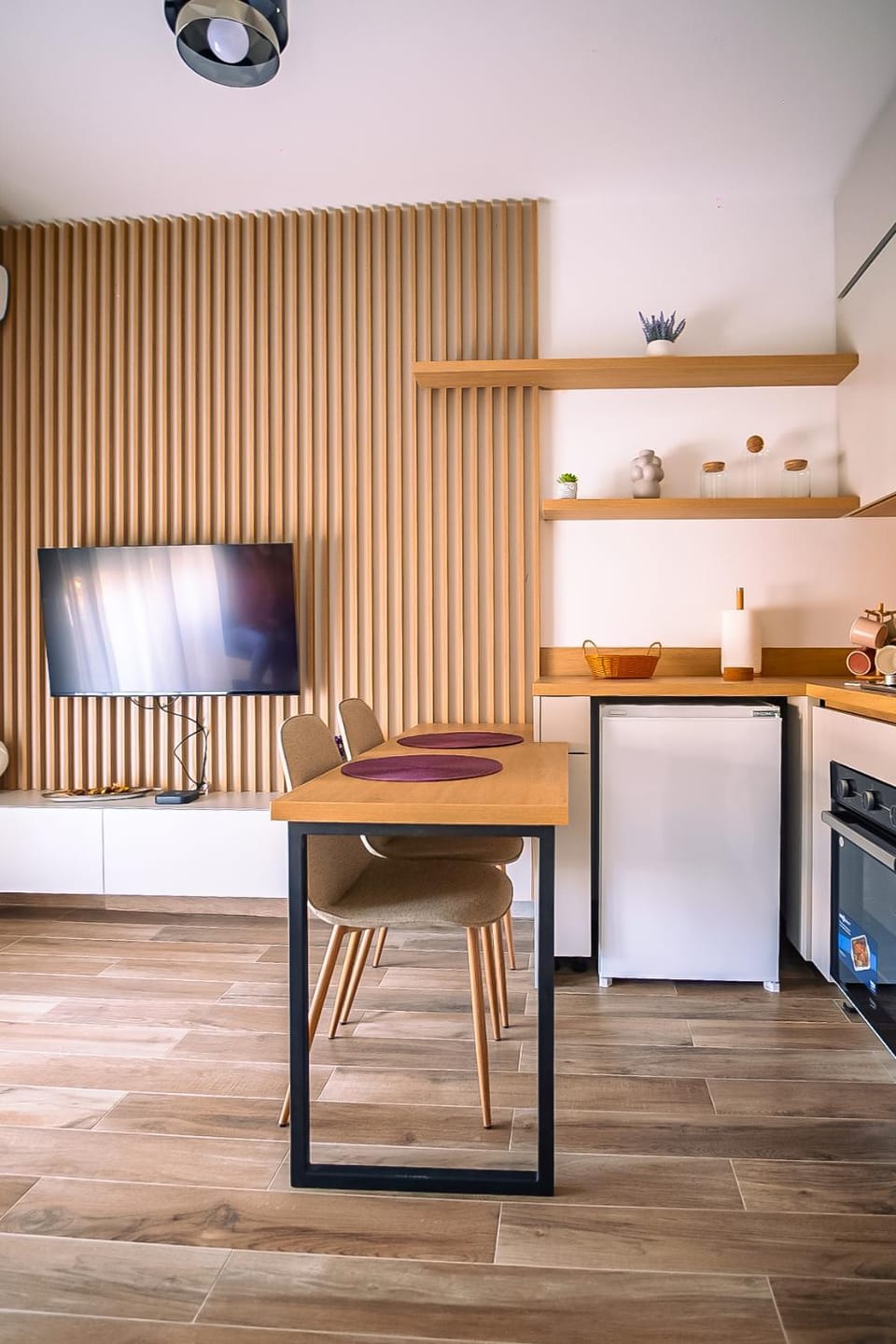 TV and multimedia, Kitchen or kitchenette, Dining area