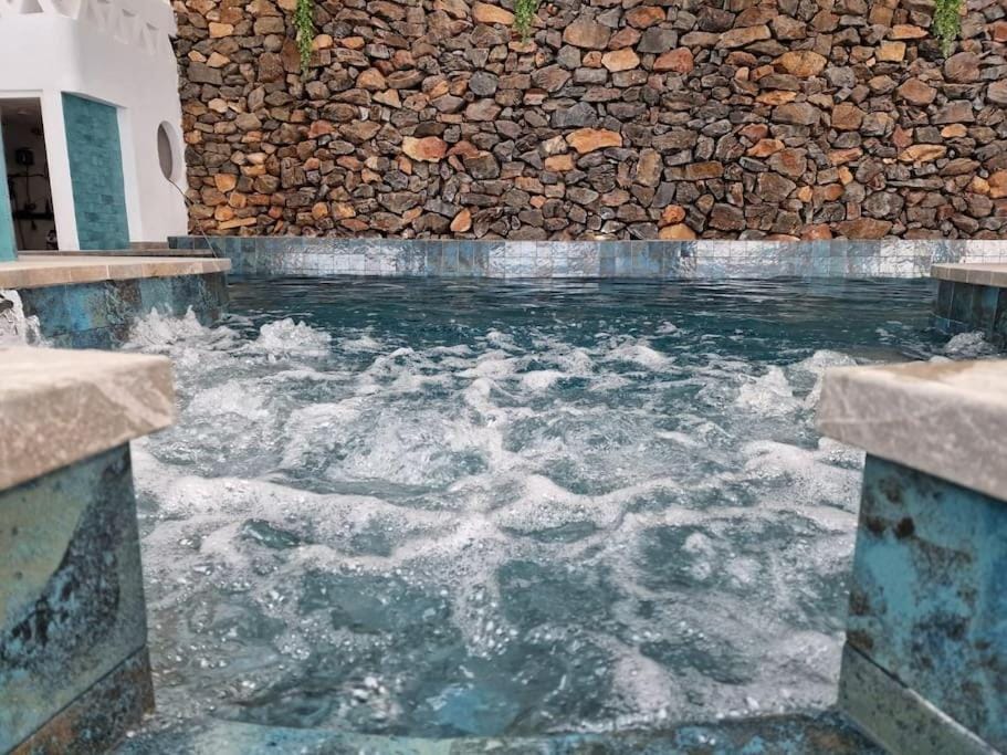 Hot Tub, Swimming pool