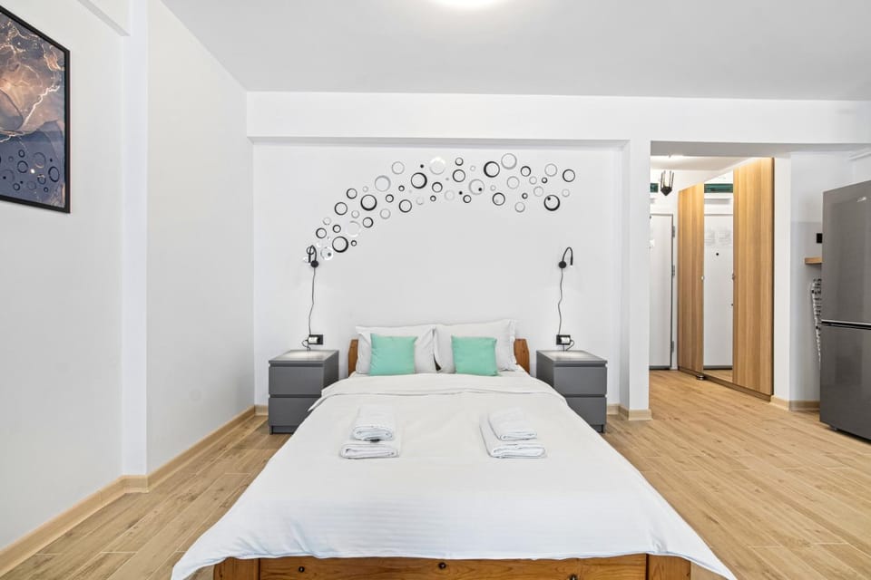 Bed, Photo of the whole room, Bedroom, towels, wardrobe