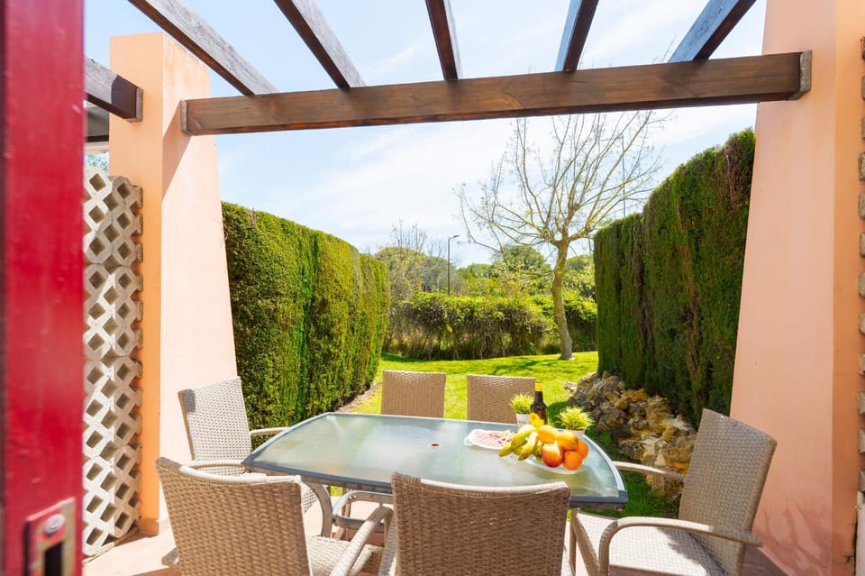 Patio, Dining area, Garden view