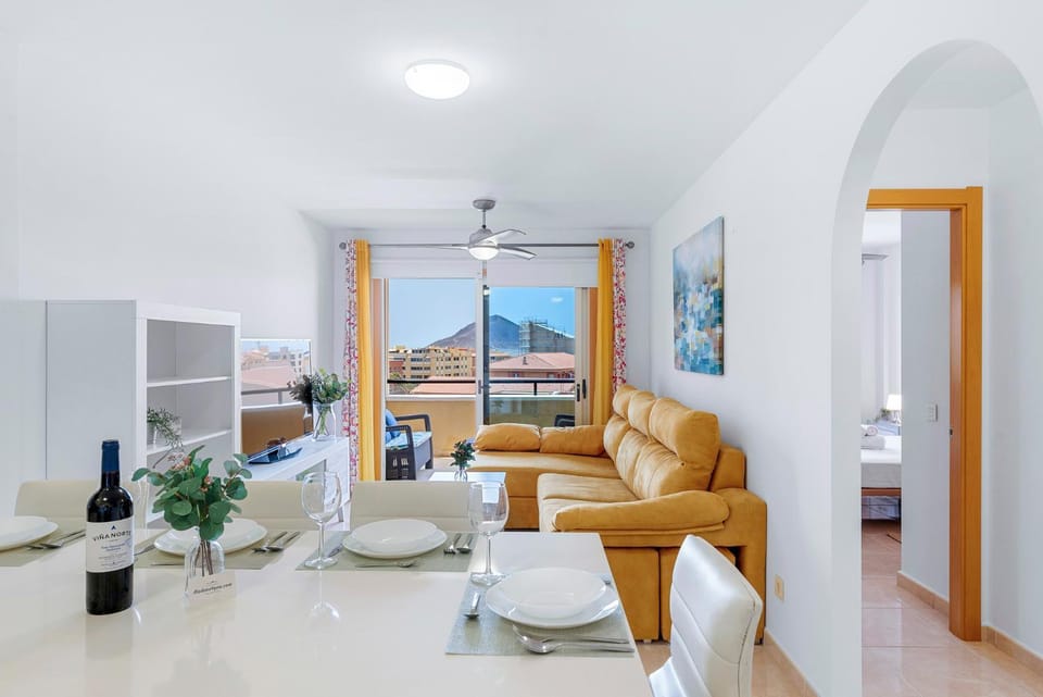 TV and multimedia, Living room, Dining area