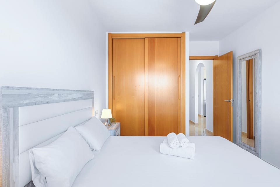Bed, Photo of the whole room, Bedroom, wardrobe