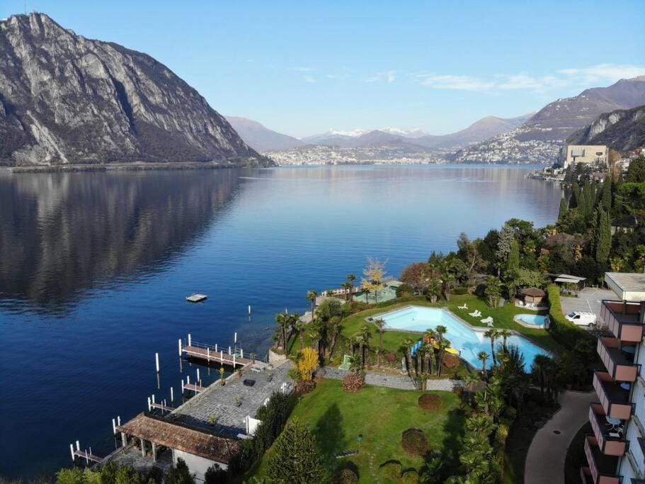 Palm Beach apartment Bissone Apartment in Lugano