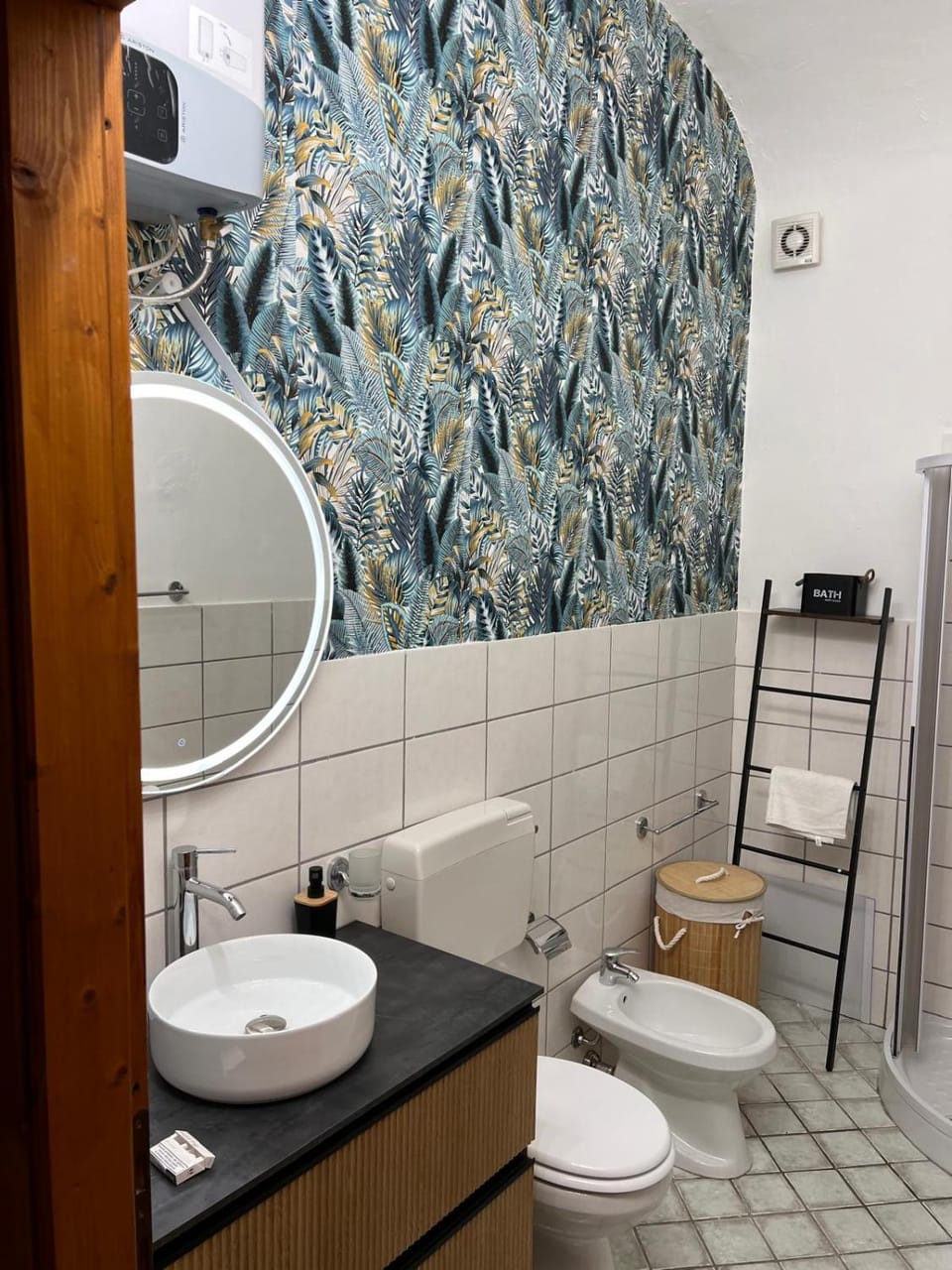 Shower, Bathroom, bidet
