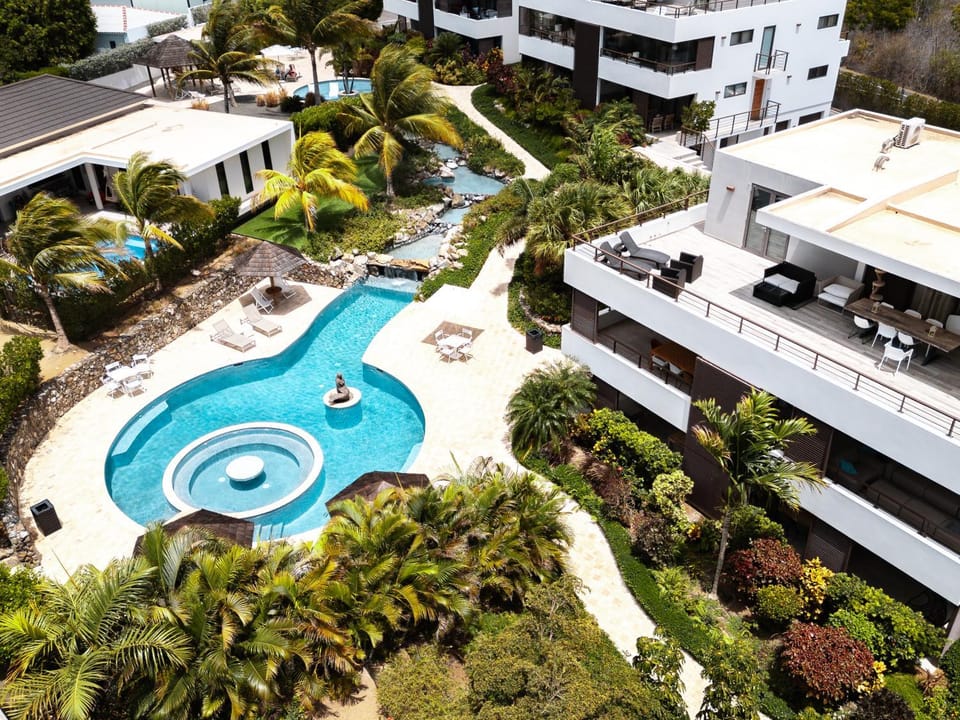 Property building, Swimming pool