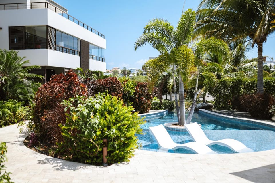 Garden, Swimming pool