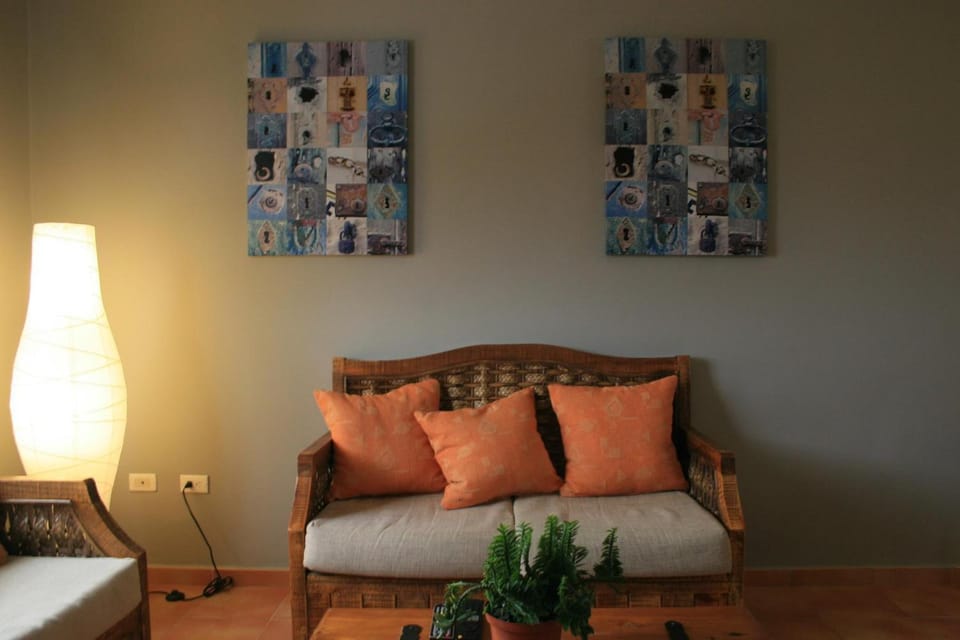 Living room, Decorative detail