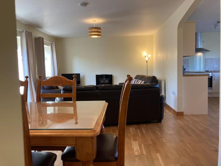 Living room, Dining area, hair dresser