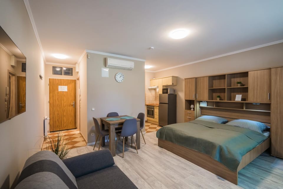 Plázs Home Apartman Apartment in Siófok