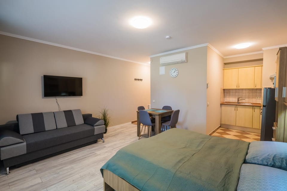 Plázs Home Apartman Apartment in Siófok