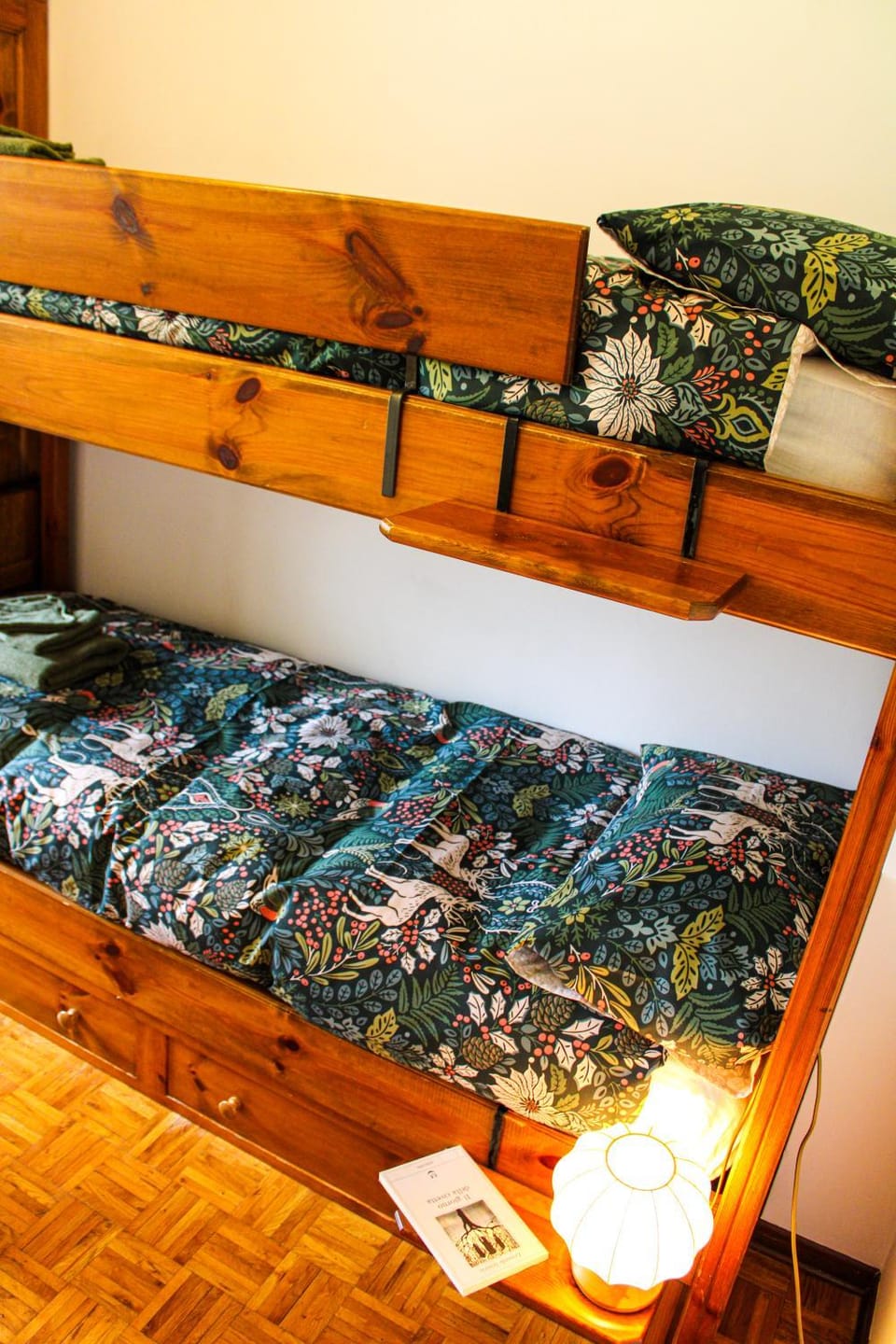 Bed, Photo of the whole room, Bedroom, bunk bed
