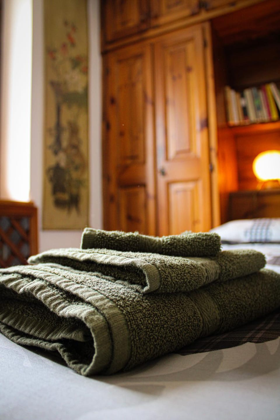 Bed, Photo of the whole room, Bedroom, towels