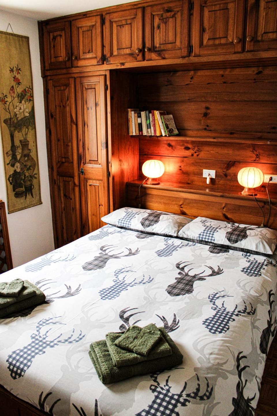 Bed, Photo of the whole room, Bedroom, towels, wardrobe