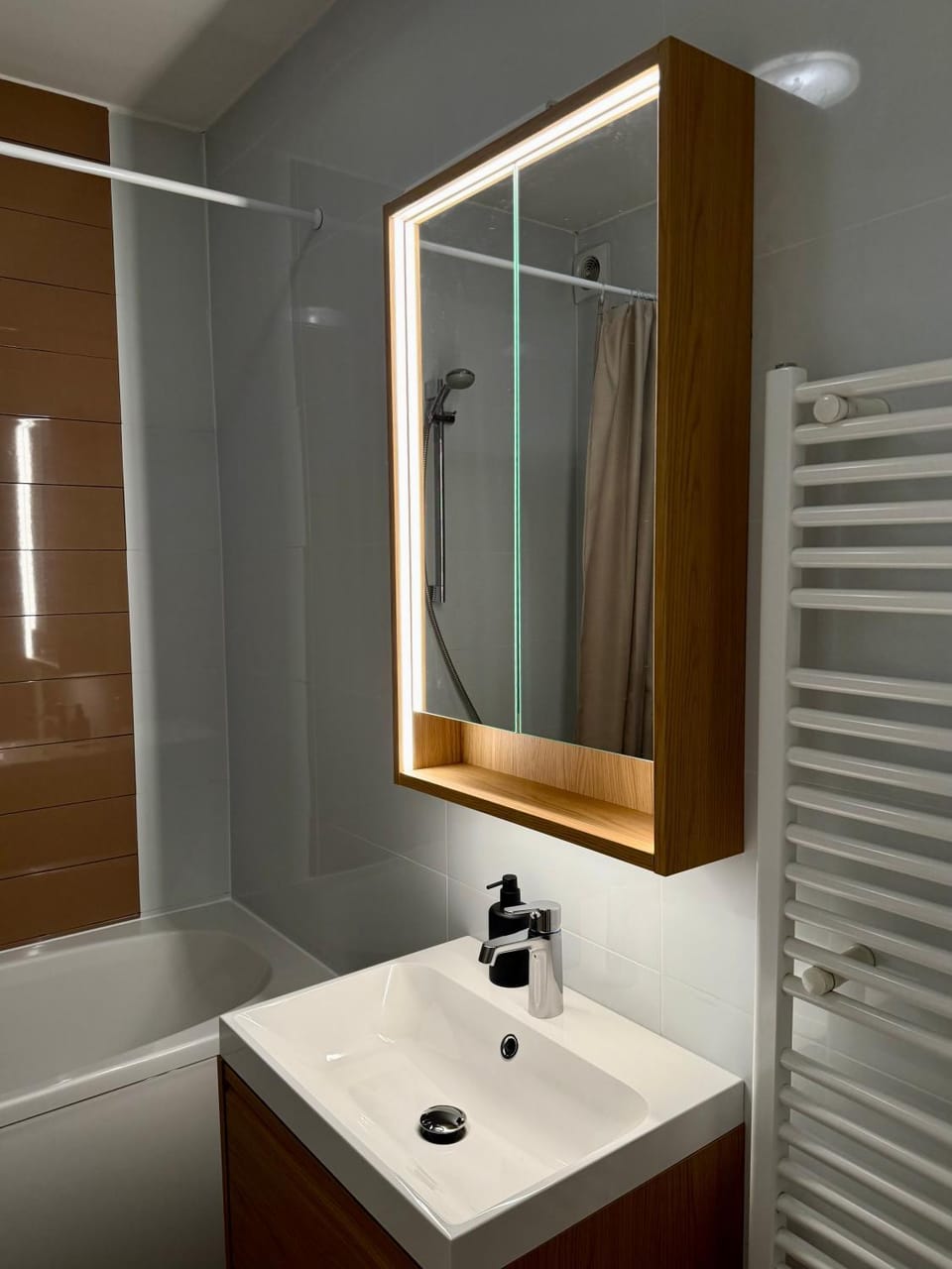 Shower, Bathroom